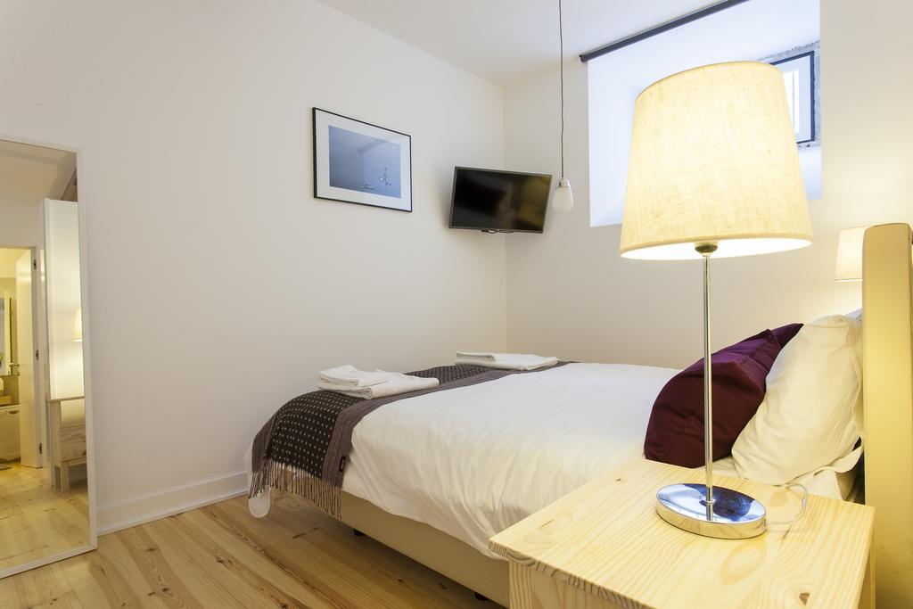 Altido Cosy 1-bed Flat With Workspace In Santa Catarina, Moments From Luís De Camões Sq * Lisboa
