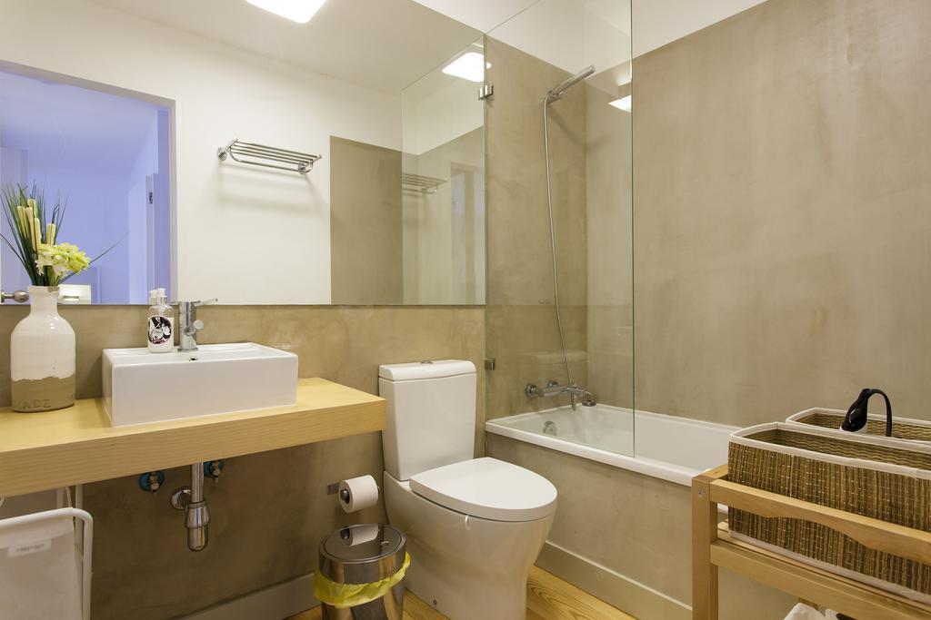 Altido Cosy 1-bed Flat With Workspace In Santa Catarina, Moments From Luís De Camões Sq