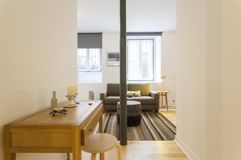 Altido Cosy 1-bed Flat With Workspace In Santa Catarina, Moments From Luís De Camões Sq Apartamento